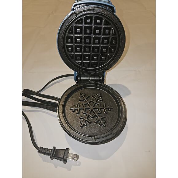 Dash 5" Mini Egg waffle Maker Slightly Used Condition Blue Non-Stick Material - Picture 2 of 3